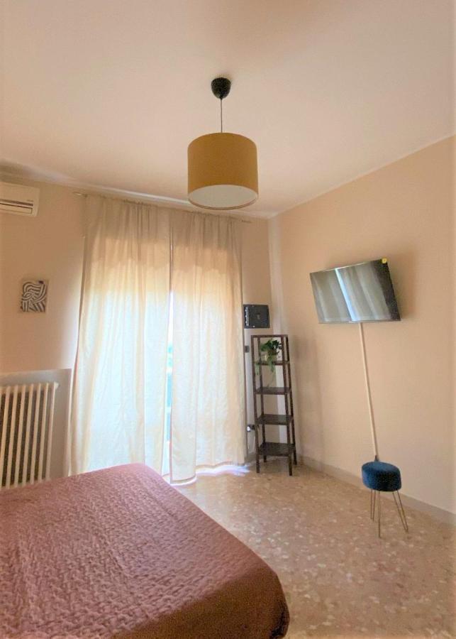 Casa Viola A 900 Mt Dalla Staz. Gasthuis Pescara